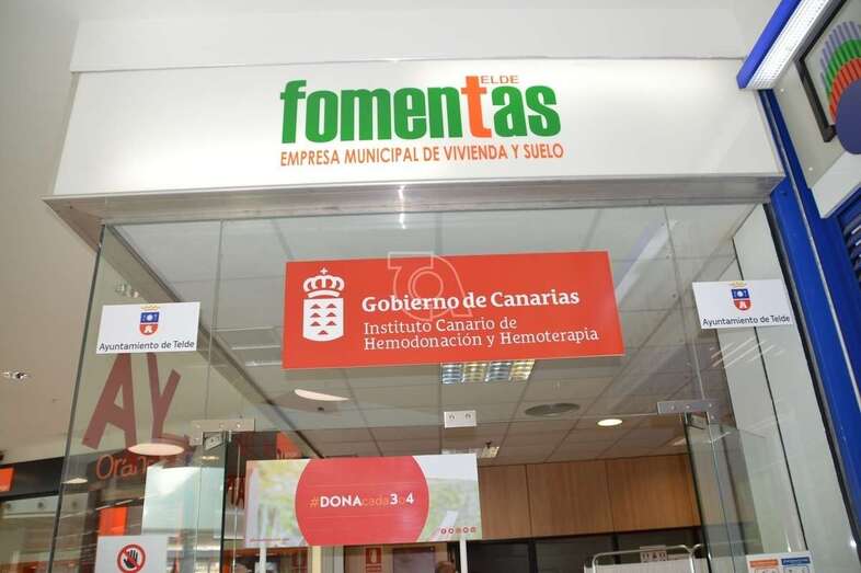 Punto de donación del ICHH en Alcampo Telde, junto a la Administración de Loterías La Brujita / TA